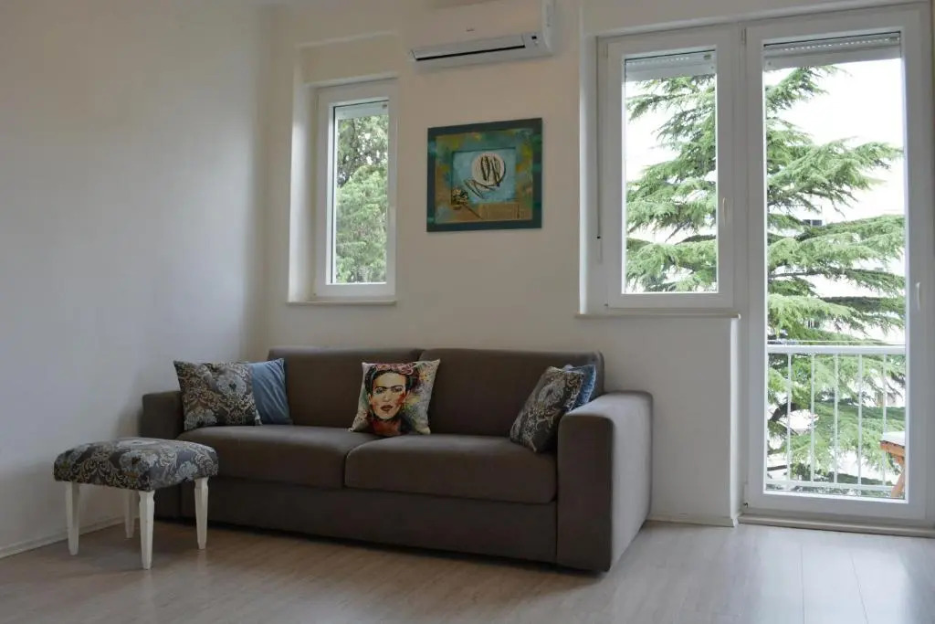 Apartment Seven