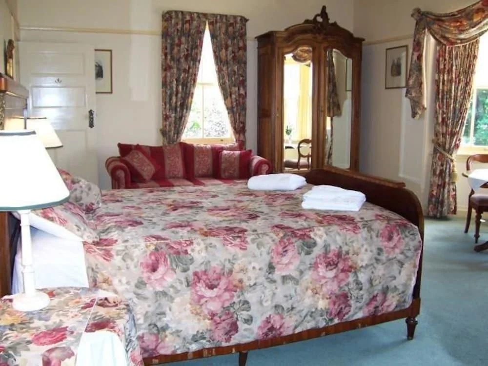 Lindsay House Guest House