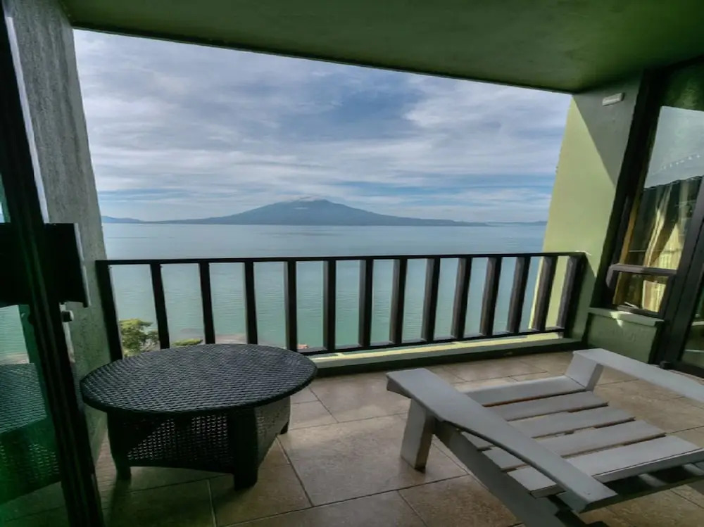 Penthouse frente al lago con vistas majestuosas, nivel 17 Torre A