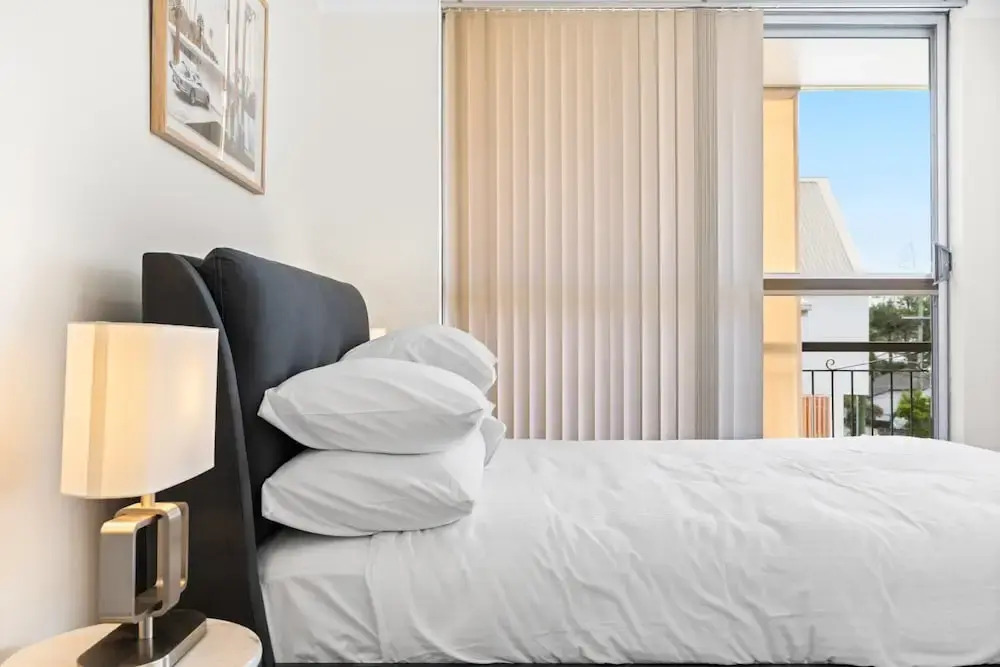 Elegant 2-bed With Balcony by Parks and Amenities