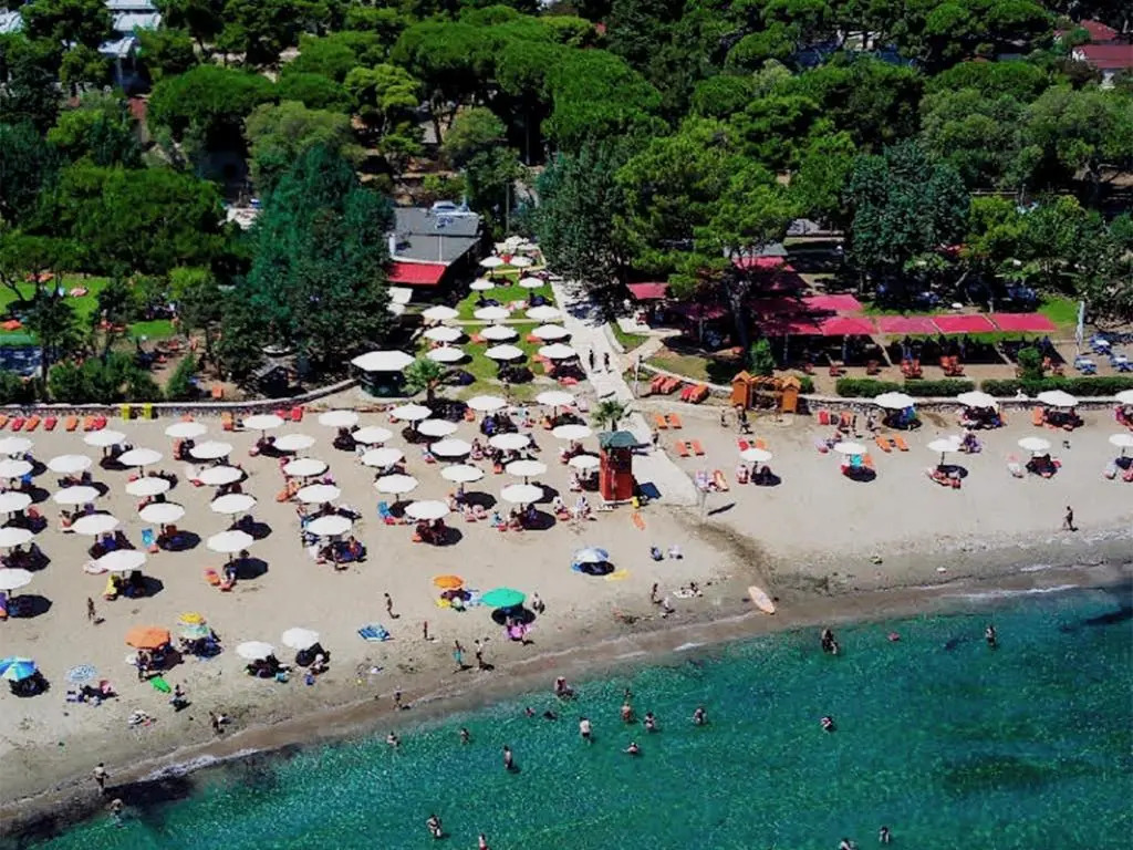 Close to Airport 5 Bedroom Villa by the Sea