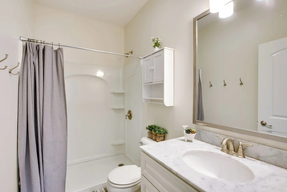 Mankato Getaway w/ Game Room & Salt Water Hot Tub!