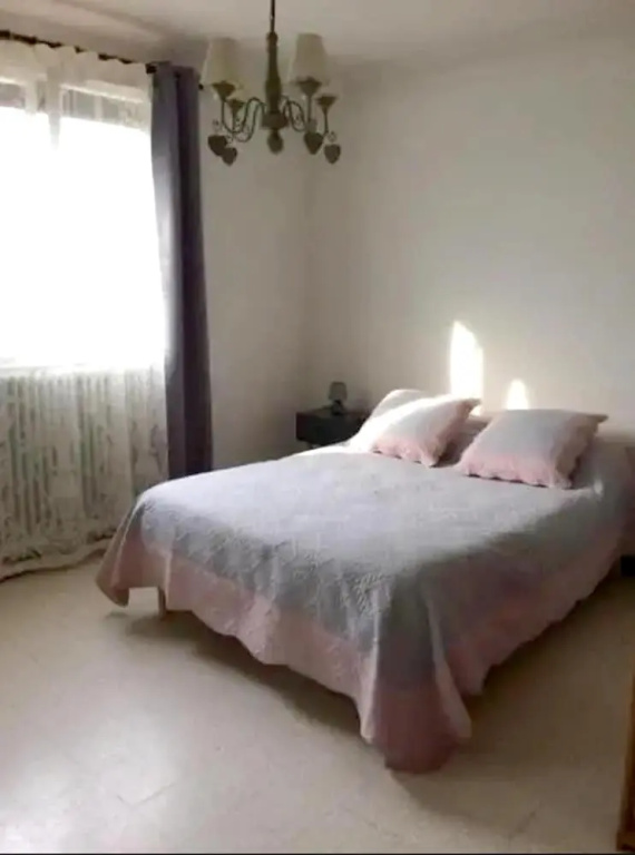 Apartment With one Bedroom in Six-fours-les-plages, With Wonderful Mountain View, Enclosed Garden and Wifi - 3 km From the Beach