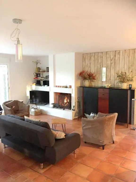 Villa charmante à Arpaillargues-et-Aureillac avec piscine privée