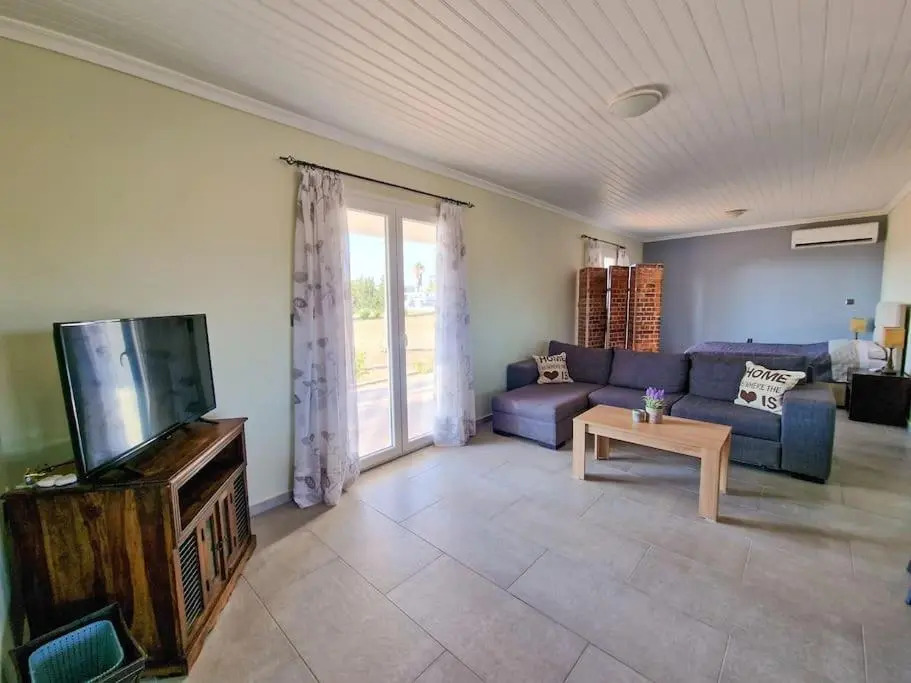 Beachlife: The Bungalow