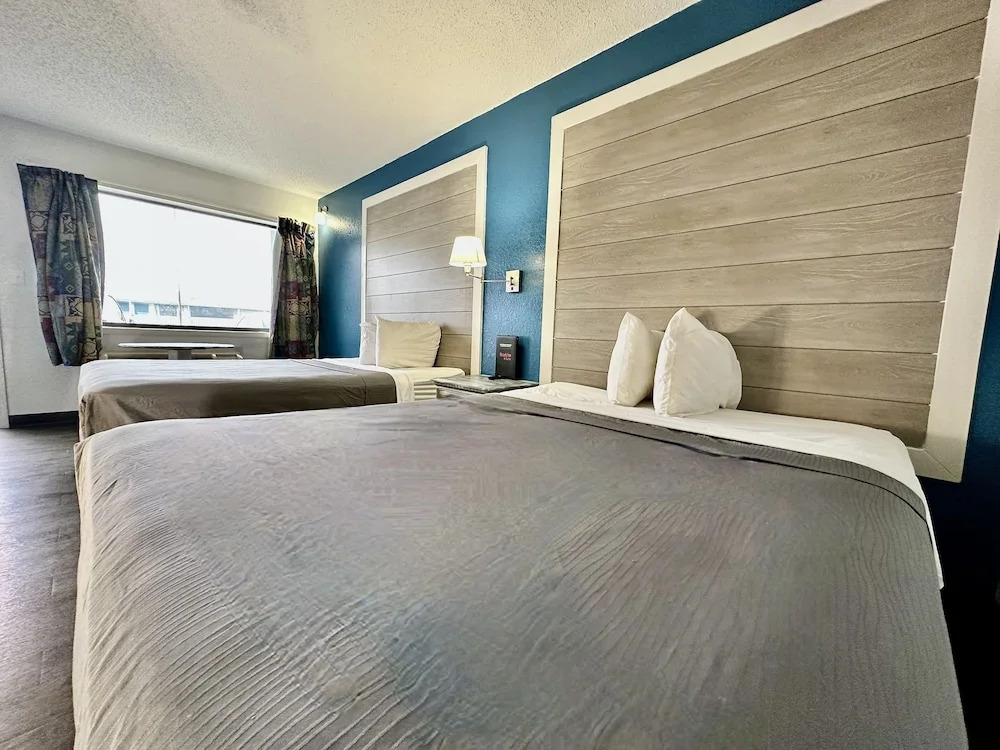Ozark Inn and Suites