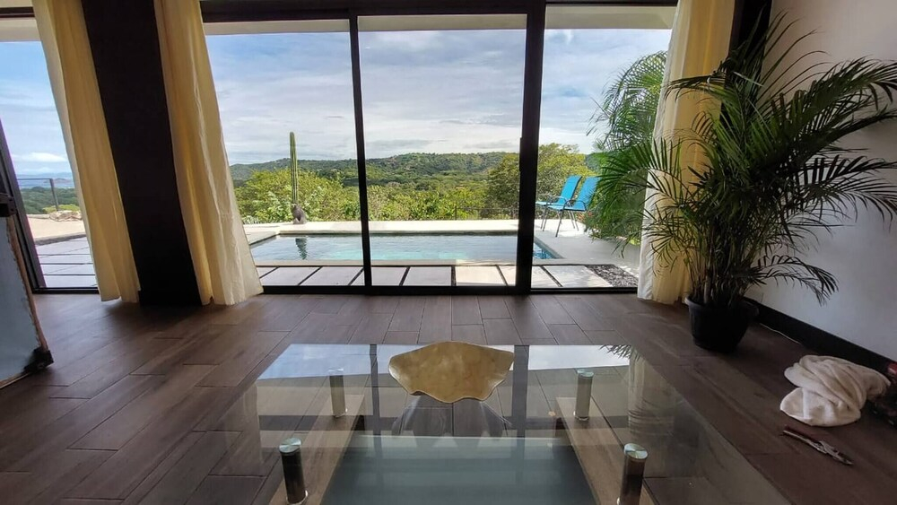 Oceanview Modern Guest House With Pool