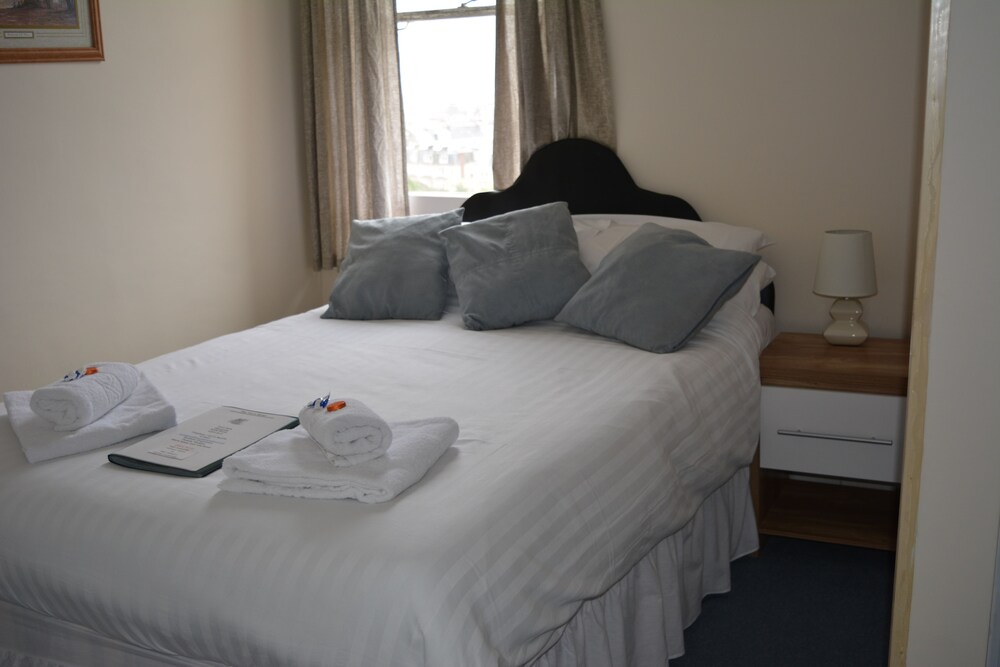 Torrs Hotel