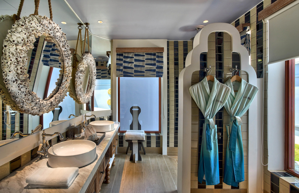 SAii Lagoon Maldives, Curio Collection By Hilton