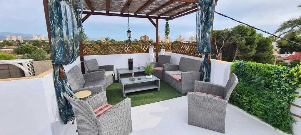 Lovely Beach House with Terrace San Juan Alicante