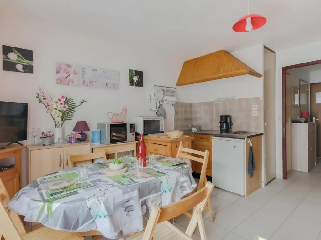 Appartement Esquièze-Sère, 1 pièce, 4 personnes - FR-1-402-81