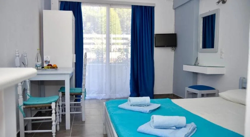 Antomar Apartments and Studios