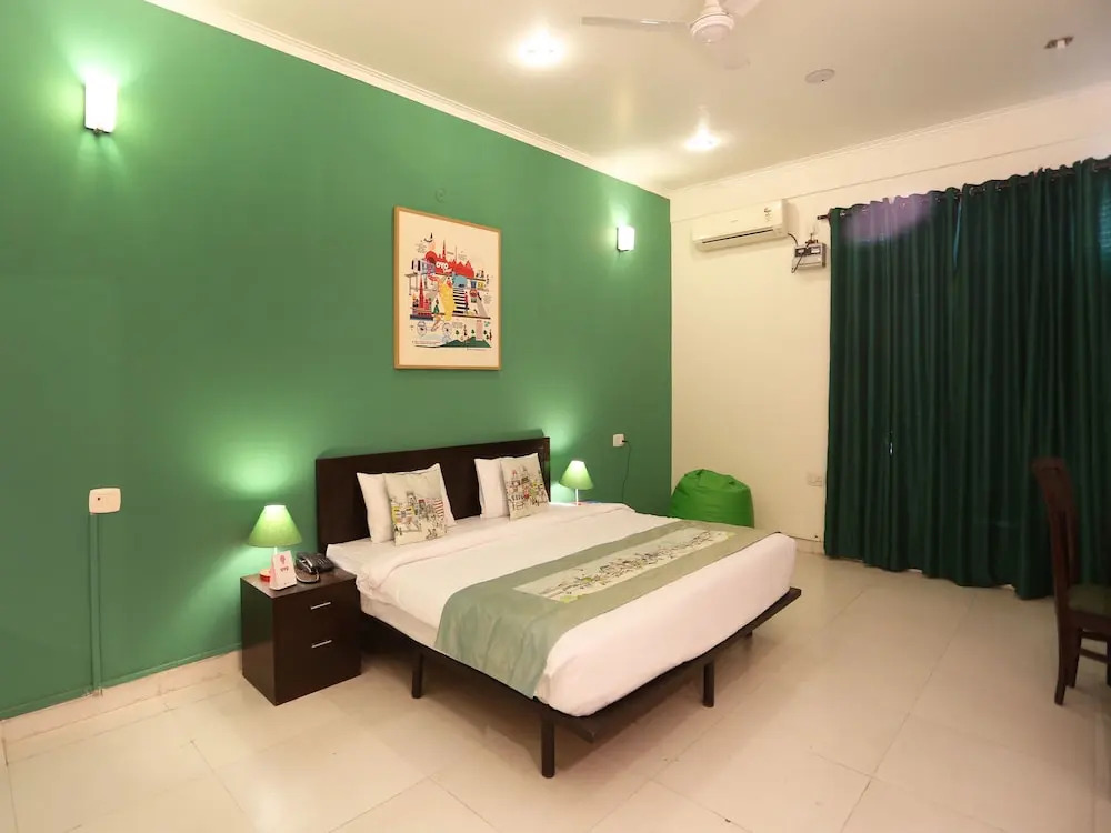OYO Flagship 144 Noida Expressway NSEZ