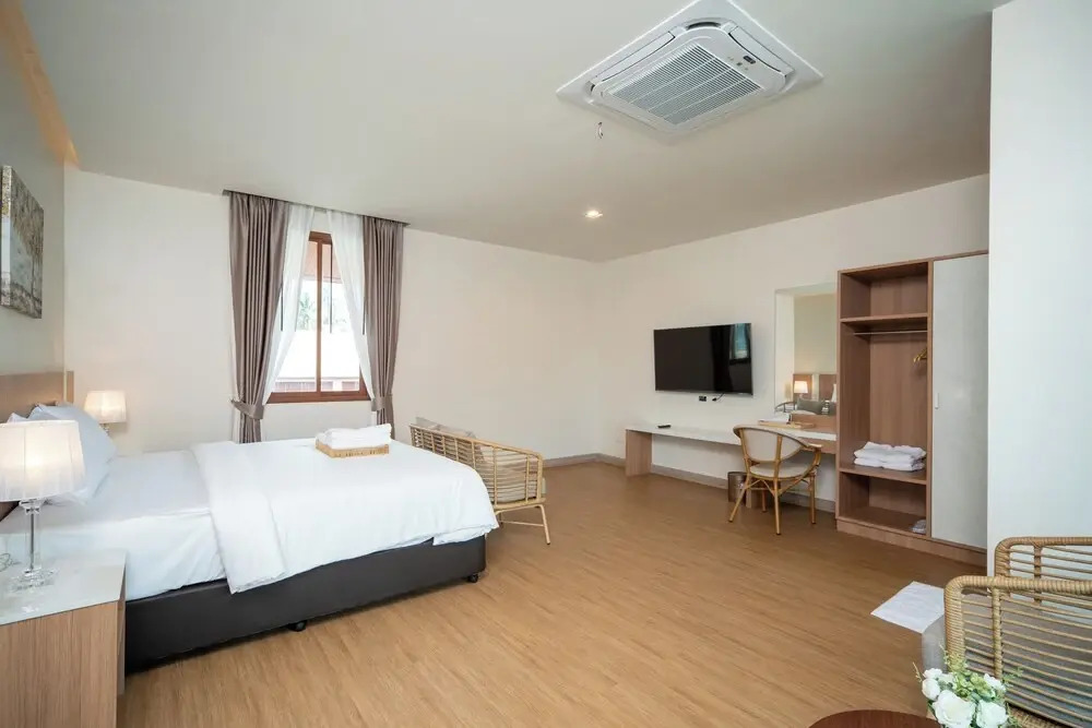 Natural Beach Resort Thasala