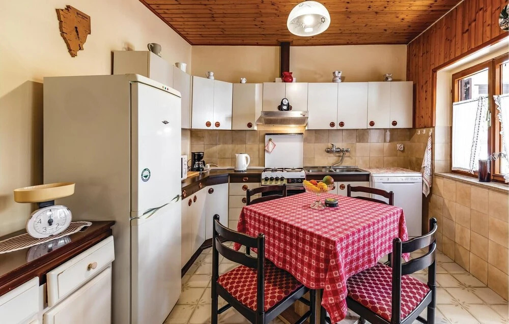 Awesome Apartment in Pula With Wifi and 2 Bedrooms