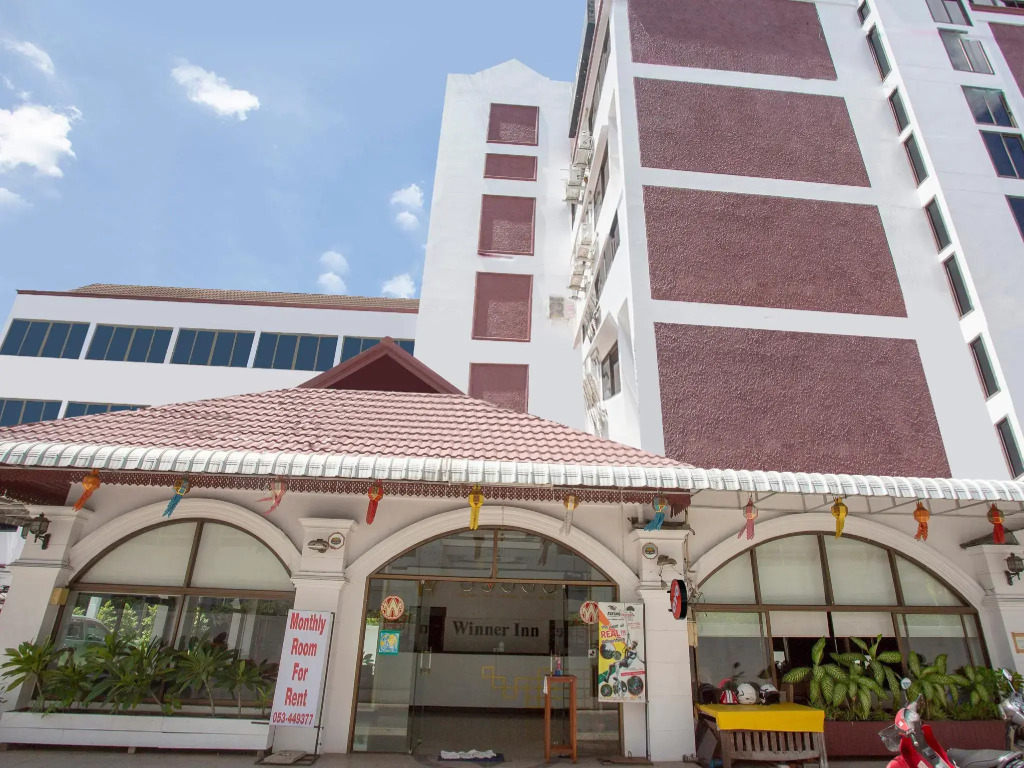 Super OYO 1096 Winner Inn Hotel