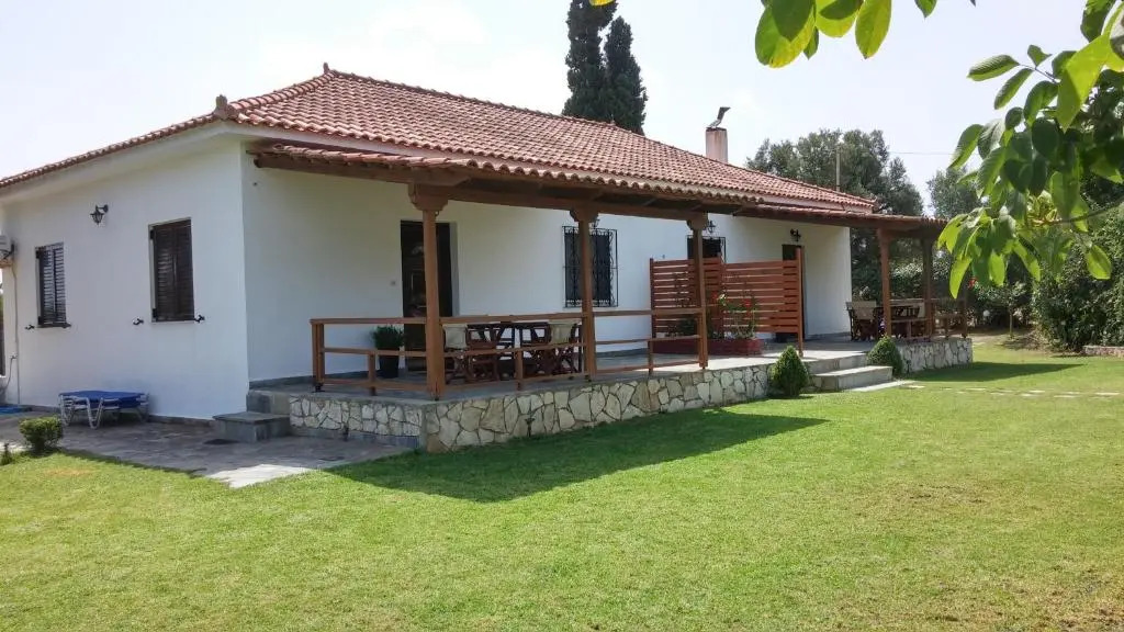 Dora Apartments