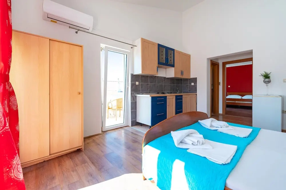Bonvie Apartments in Center B3
