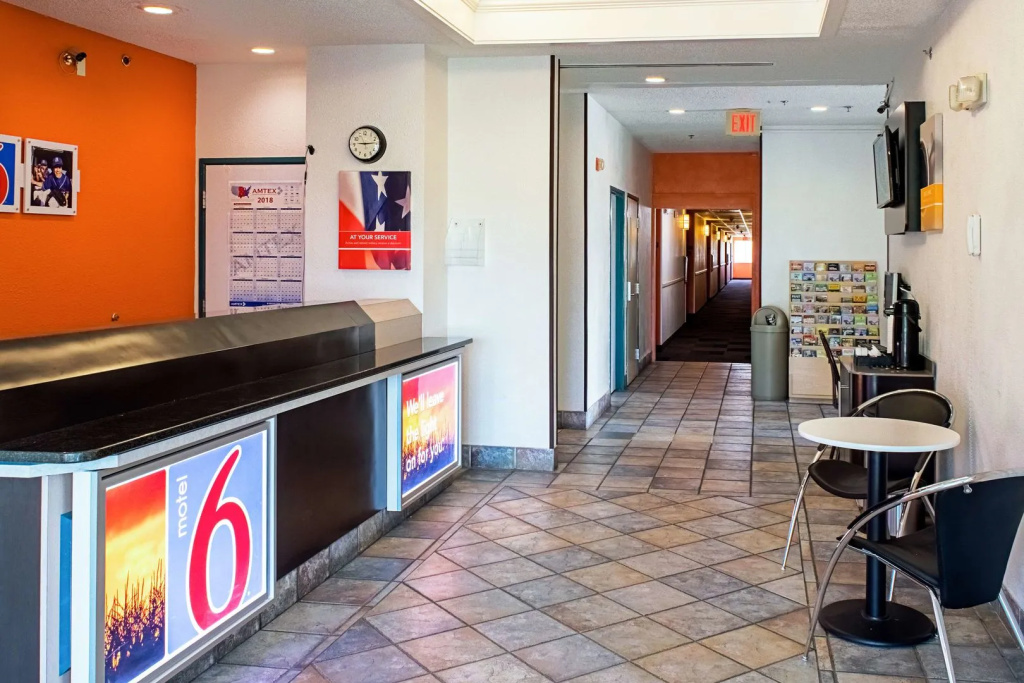 Motel 6-Seymour, IN - North