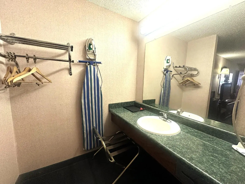 Macon Days Inn