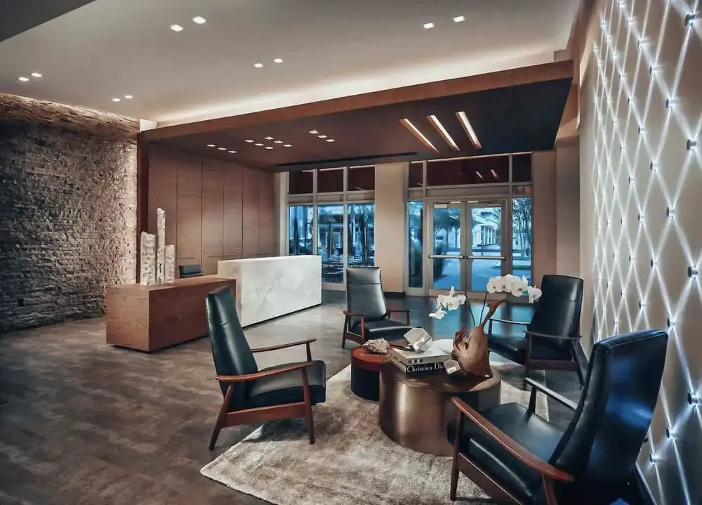 Miami Midblock Condo - City Views, Pool & Balcony