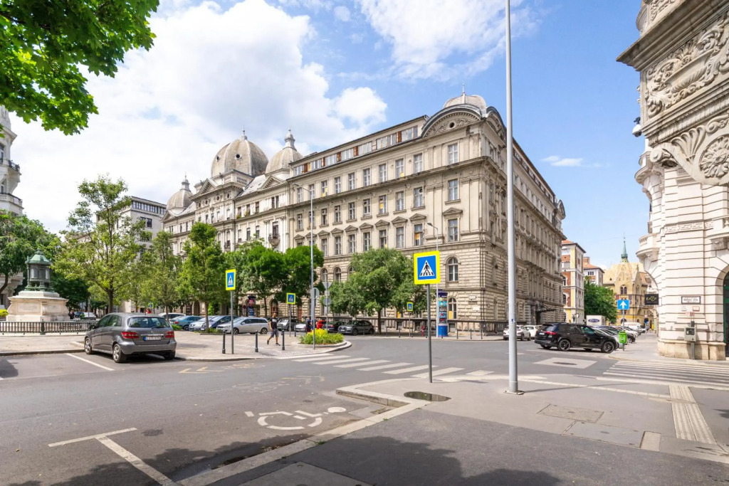City Center Apartment