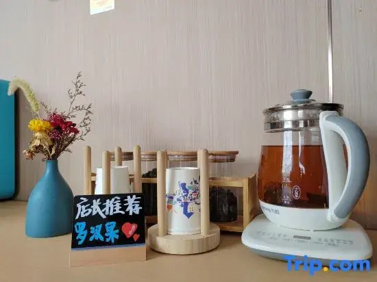 Yeste Hotel (Du'an High - speed Railway Station Binjiang Zhuangyuan Food Street Branch)