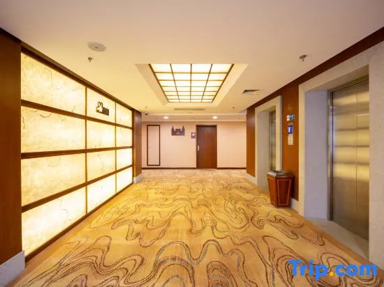 Discoveryland Hotel