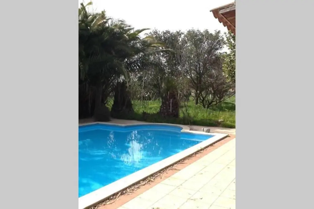 Relax house with swimming pool and a big garden