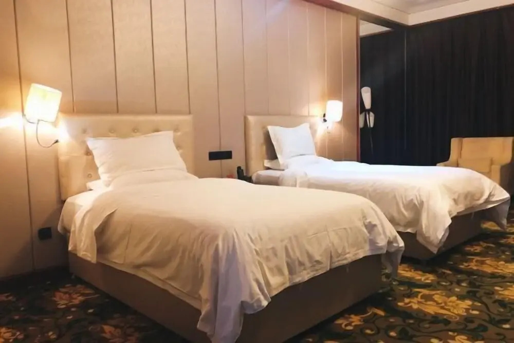 Xining Xibai Hotel