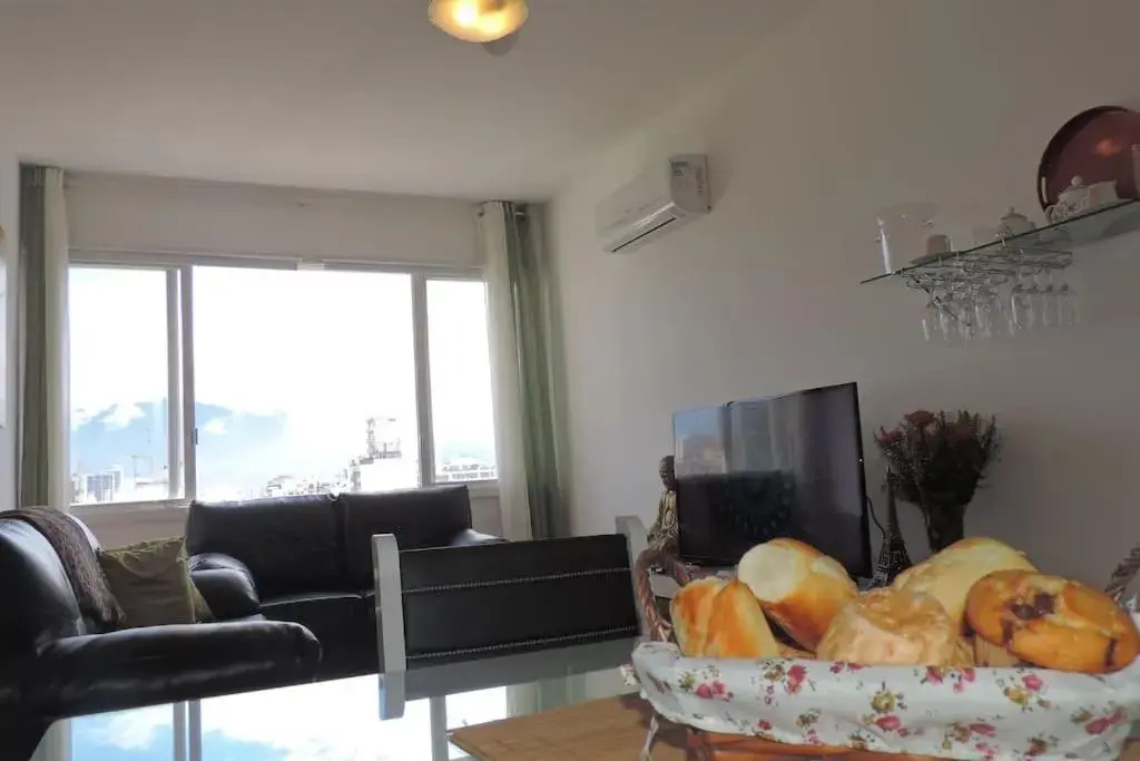 Ocean Breeze - 3 Quartos, 2 Banheiros, Garagem, Ar Condicionado, Moderno, Silencioso, Andar Alto, Vista Livre, Internet 250mbps, 2 TVs Smart, Praia Ipanema, Metro, Porteiros 24 Hrs e Segurança 24Hrs, 2 Elevadores