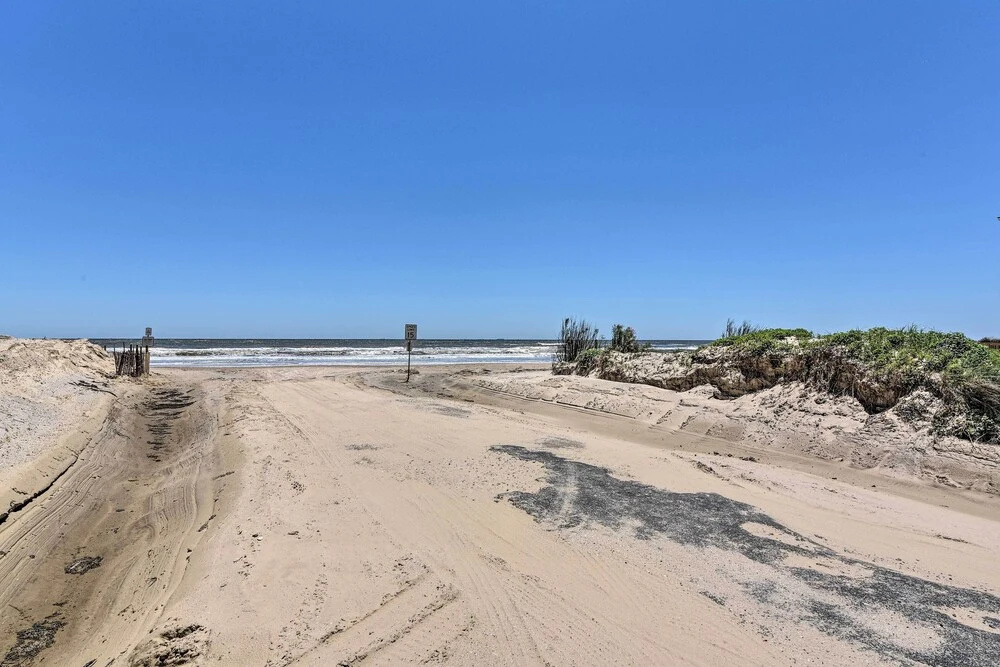 Steps to Coast: Bolivar Peninsula Beach House!