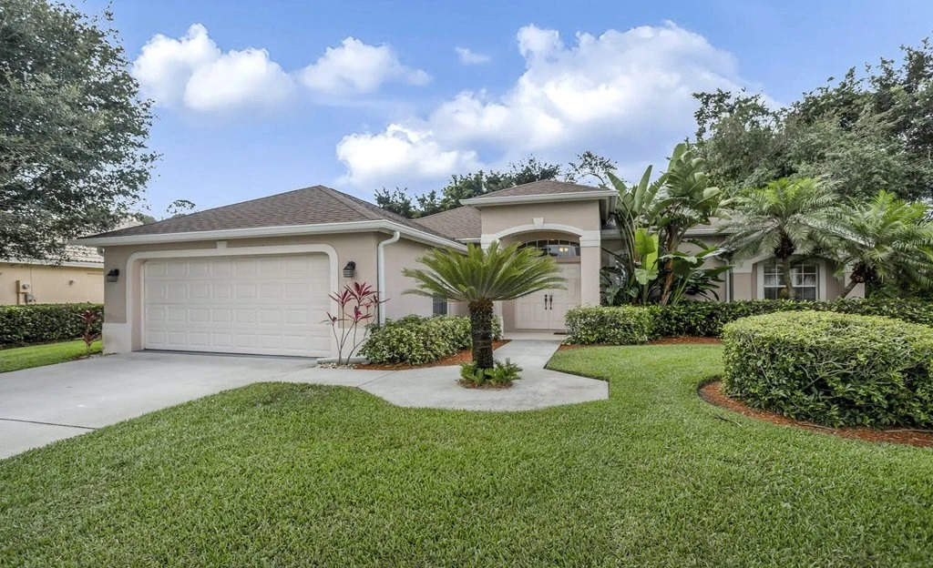 Naples Area Executive Homes