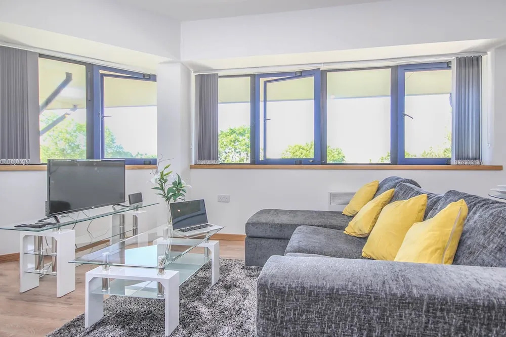West Swindon Serviced Apartment