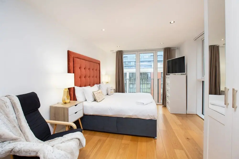 Waterside Bliss 2 Bed 2 Bath Apartment