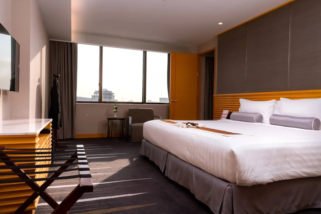 Lao Plaza Hotel