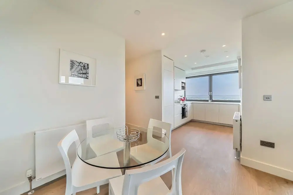 Roomspace Serviced Apartments -Oasis Way