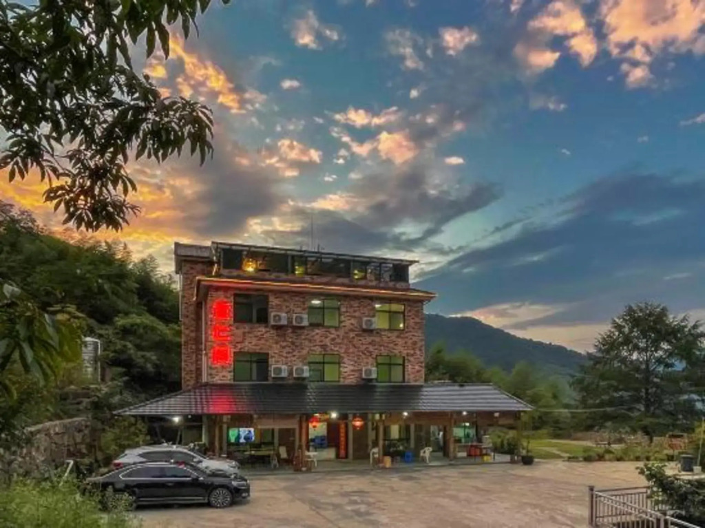 Anji Tongrenge Guesthouse