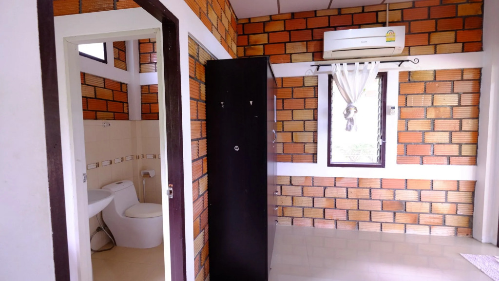 Baan Kwan Charoen Bungalow