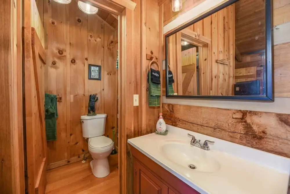 View Cozy Private Fireplace Hot Tub