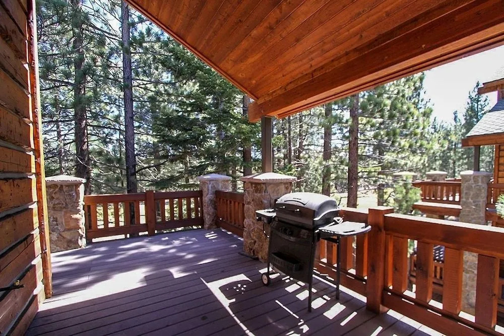 Stonegate #5 5 Bedroom Home by RedAwning