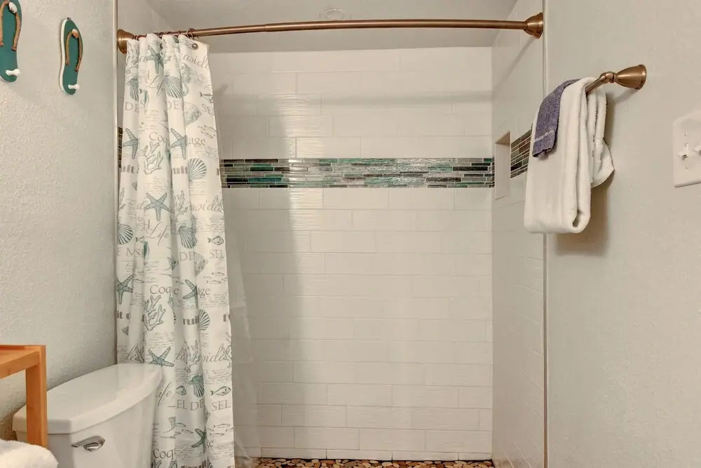 Shore Thing Studio Bedroom Condo by Redawning