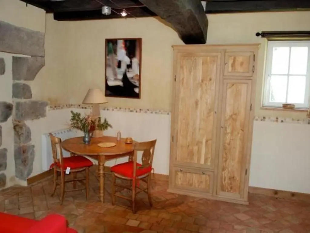 Gîte charmant avec piscine chauffée, tennis et jardin près de Beaumont-sur-Sarthe - FR-1-410-214