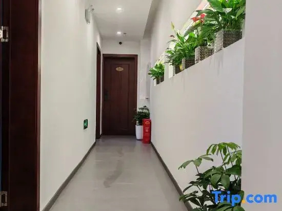 Phoenix Ancient City Warm Heart Pavilion Homestay