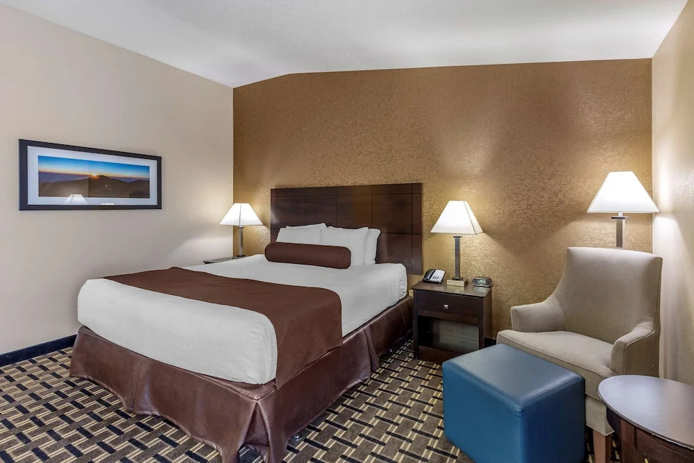 Holiday Inn Express Las Vegas-West (The Lakes)