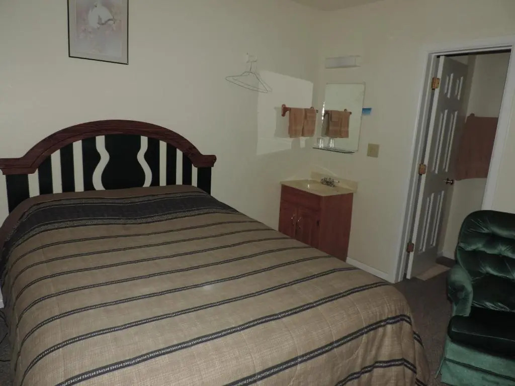 Hunters Lodge Motel