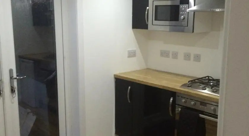 8 Plantation Road