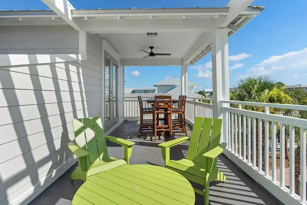 Good Day Sunshine by Avantstay Sleeps 16, Pool + Private Beach Access