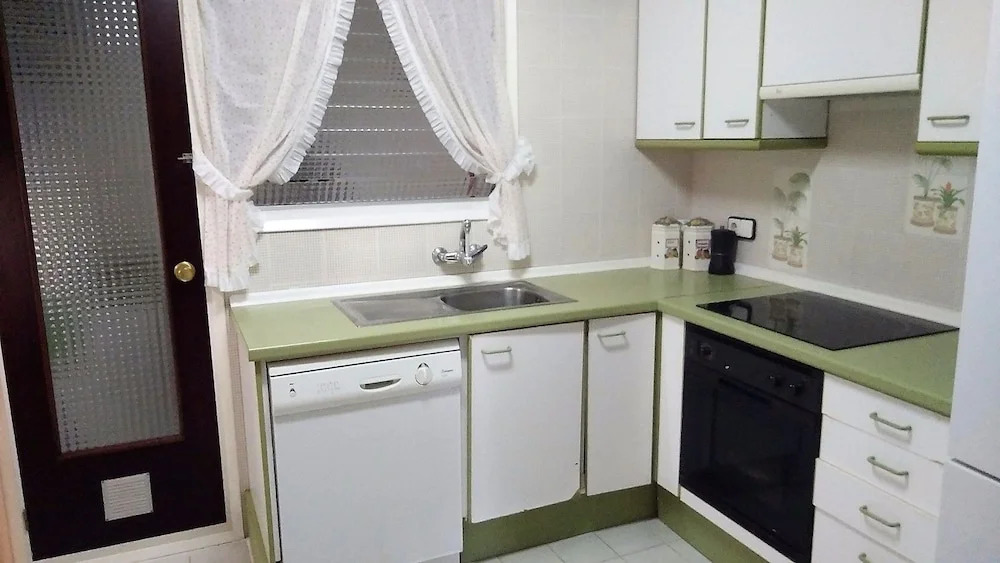 Suitur Apartment With Pool And Tennis Court