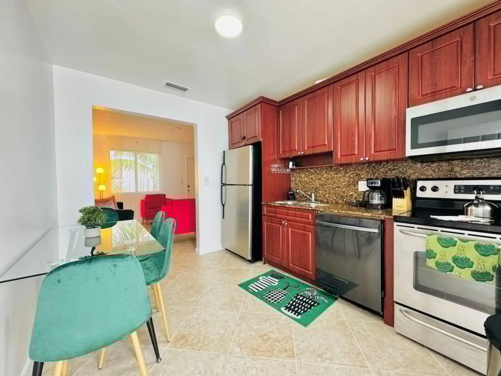 Miami Magic Cozy 2-bedroom Getaway in the City